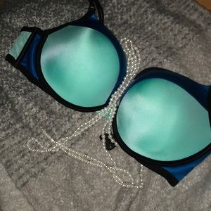 Victoria’s Secret lightly padded bra 36DDD